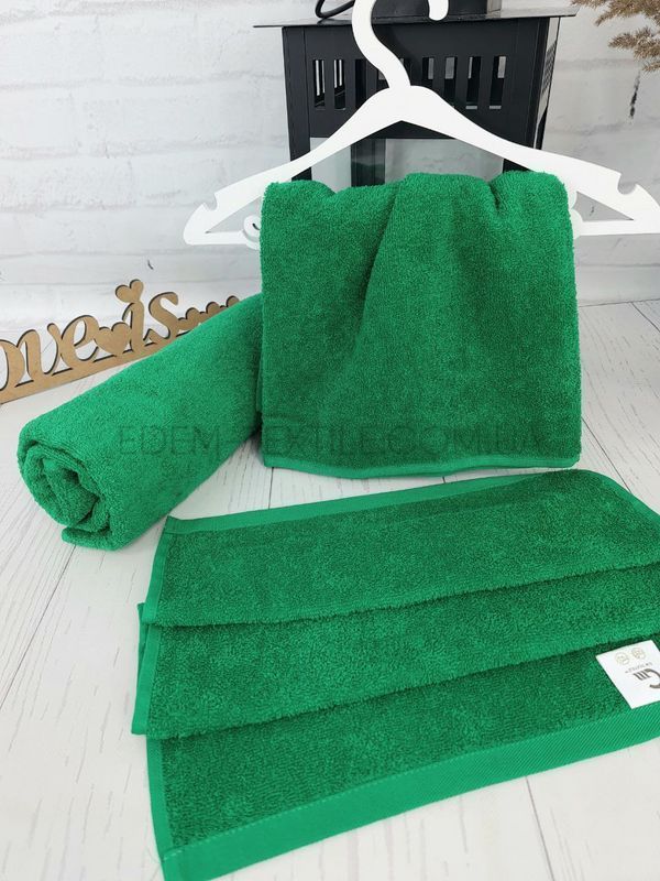 Фото Однотонное полотенце махровое GM Textile