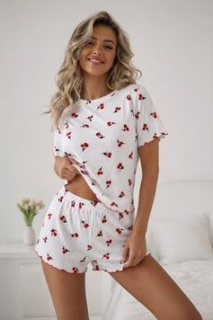 Фото Піжама футболка з шортами для дівчат Вишеньки