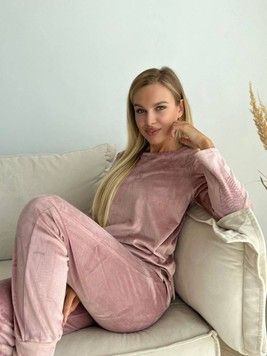 Фото Велюровый комплект с длинным рукавом Батал